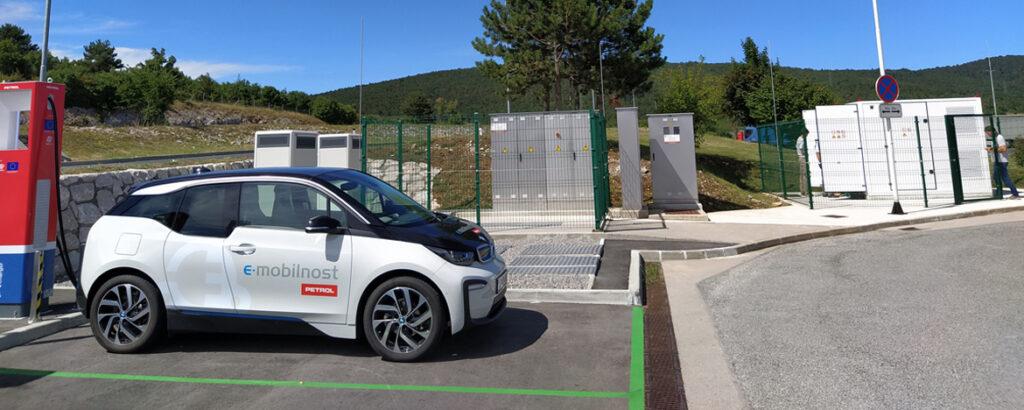 Družba Petrol se s hranilnikom električne energije pripravlja na prihodnost e-mobilnosti