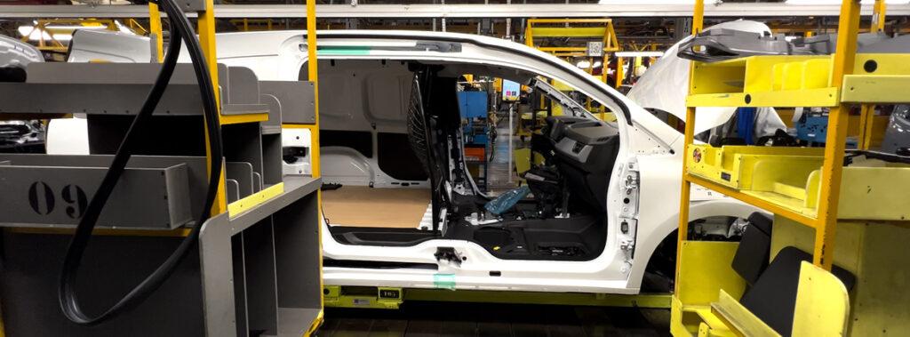 Kangoo brez srednjega stebrička