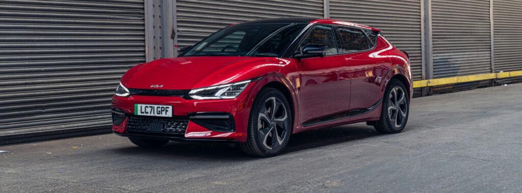 Priznanja revije Autocar za Petra Schreyerja in Kia EV6