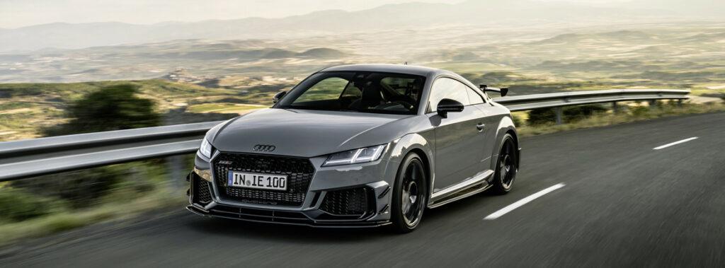 Brezčasna ikona: ekskluzivni model Audi TT RS Coupé iconic edition slavi dizajn in dinamiko
