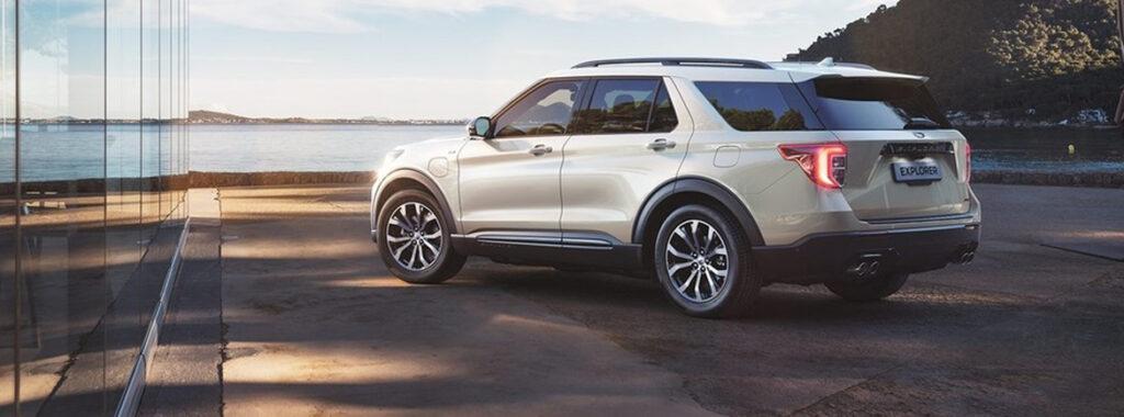 V Fordovi evropski tovarni za izdelavo električnih vozil v Kölnu se začenja serijska proizvodnja novega povsem električnega Explorerja