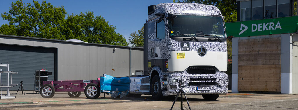 Med testiranji s poskusnimi trki potrjena visoka pasivna varnost modela Mercedes-Benz eActros 600