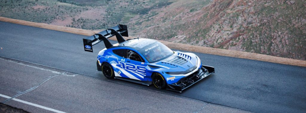 Romain Dumas in Ford Racing sta postala ‘kralja gore’